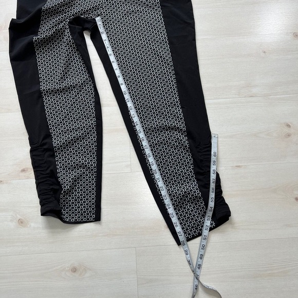 Zenergy by Chico's Size 2 Large Black Ankle Pants Stretch Pull-On Cropped - Picture 6 of 11